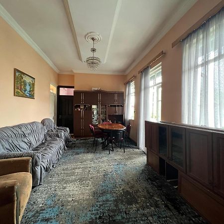 Medea'S Guest House Батуми Экстерьер фото