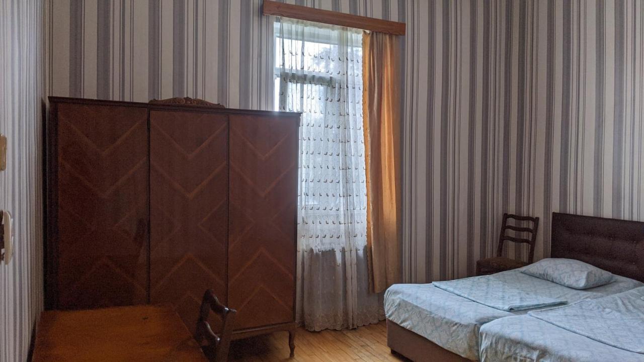 Medea'S Guest House Батуми Экстерьер фото