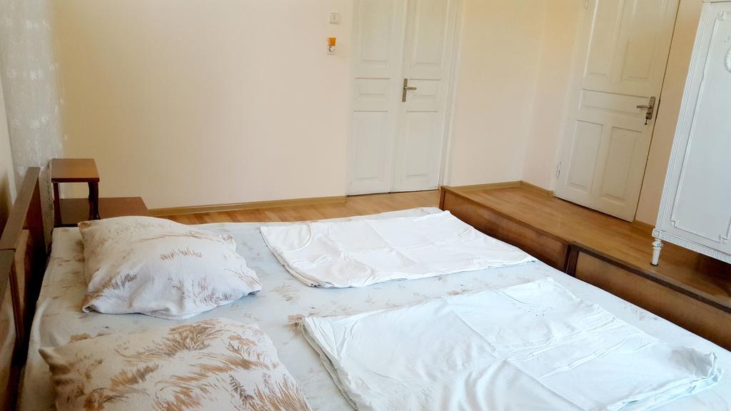 Medea'S Guest House Батуми Экстерьер фото