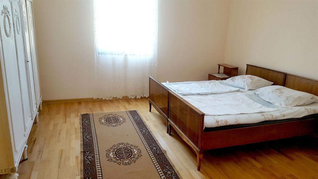 Medea'S Guest House Батуми Экстерьер фото